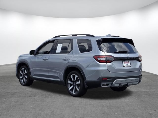 Used 2025 Honda Pilot Touring image 6