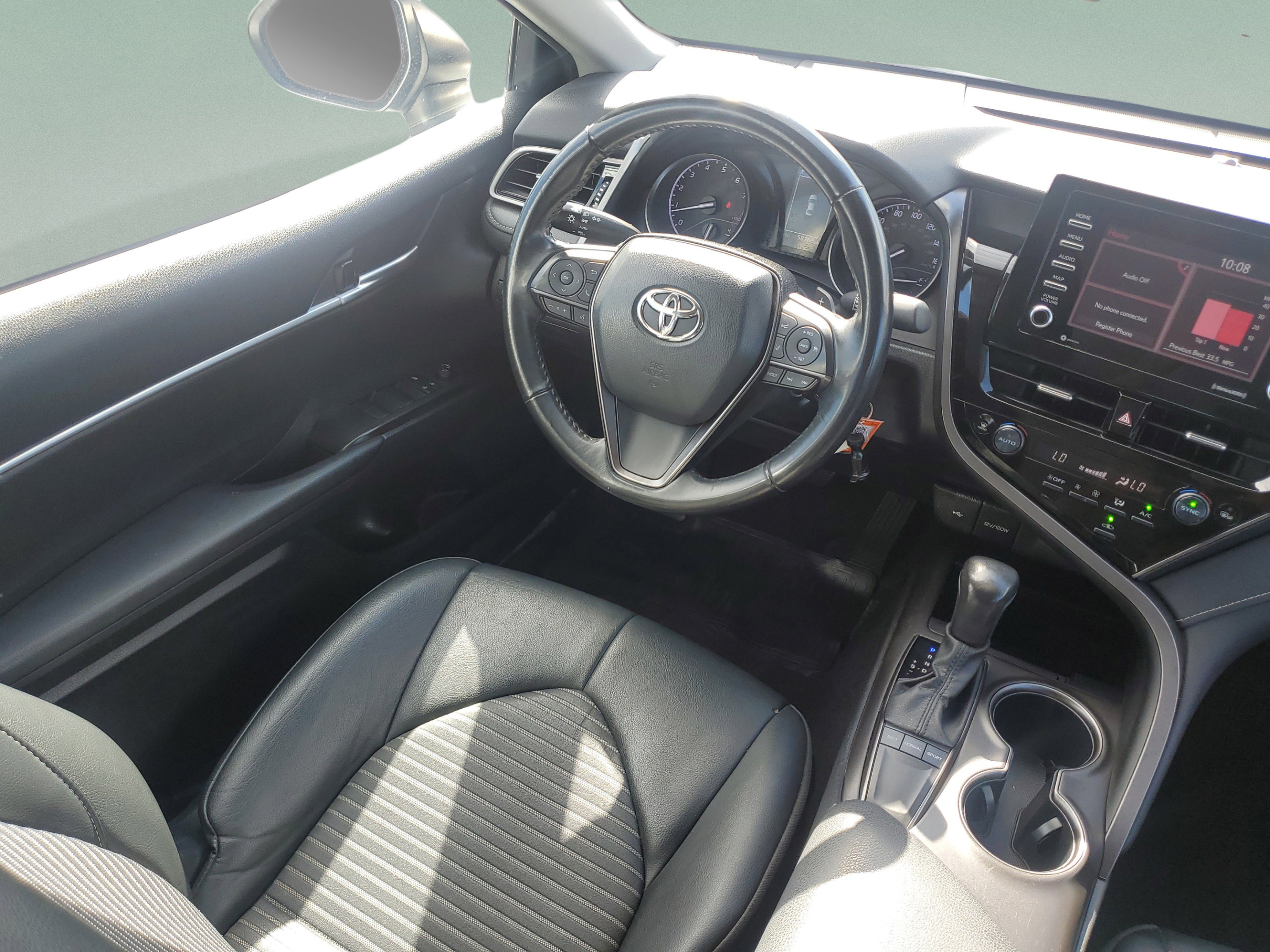 Used 2024 Toyota Camry SE FWD image 11