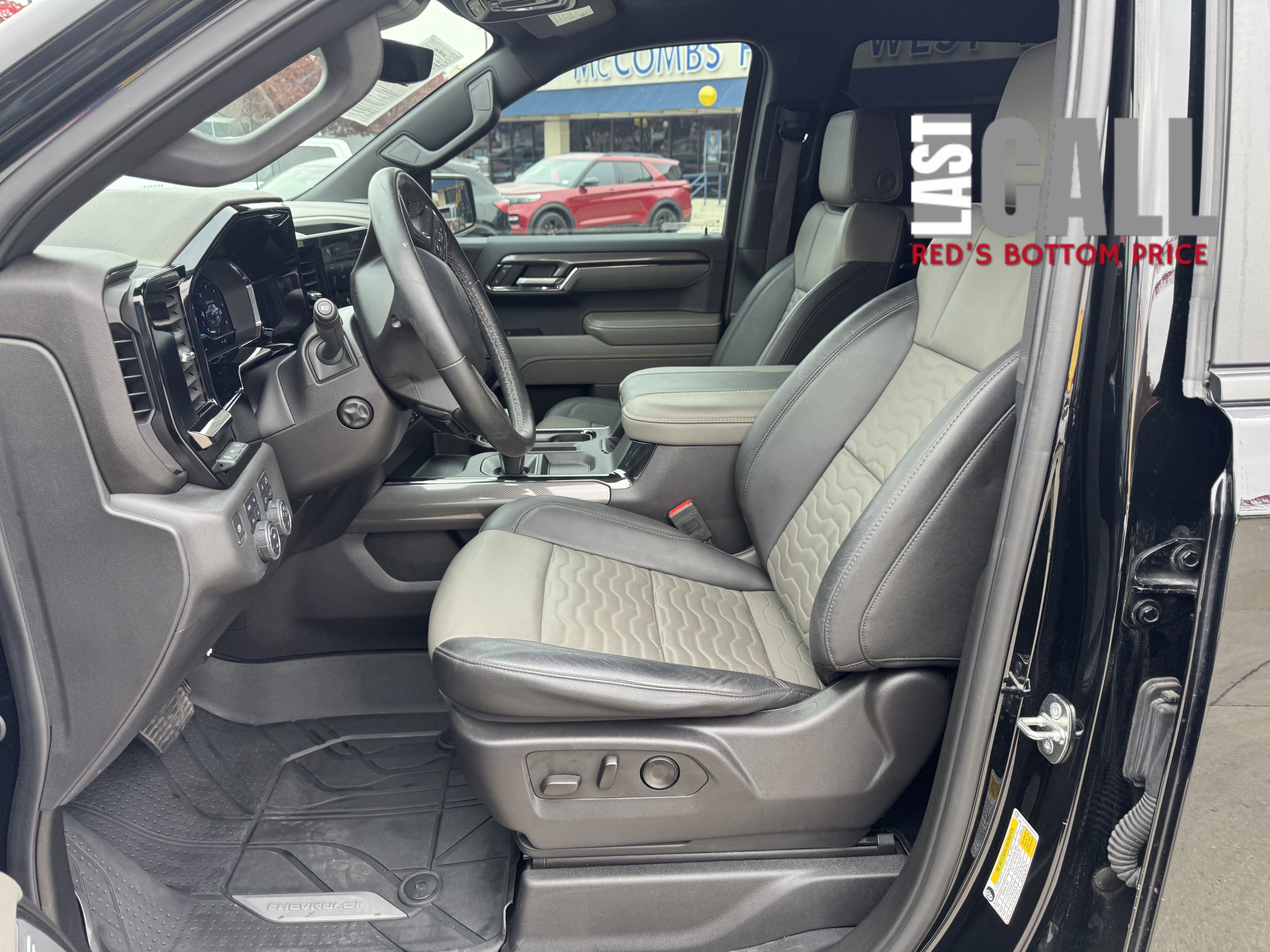 Used 2024 Chevrolet Silverado 1500 ZR2 w/ Technology Package image 17