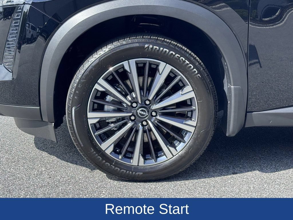 Used 2026 Nissan Pathfinder Platinum w/ Cargo Package FWD image 9
