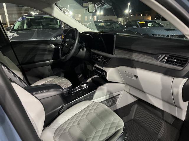 Certified 2023 Ford Escape Platinum w/ Premium Technology Package image 14