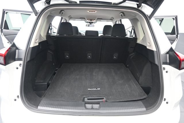 Used 2025 Nissan Rogue SV AWD/4WD image 18