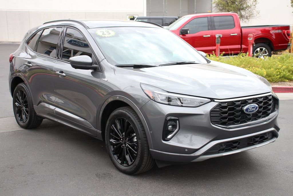 Certified 2023 Ford Escape ST-Line Elite w/ Premium Technology Package AWD/4WD image 11