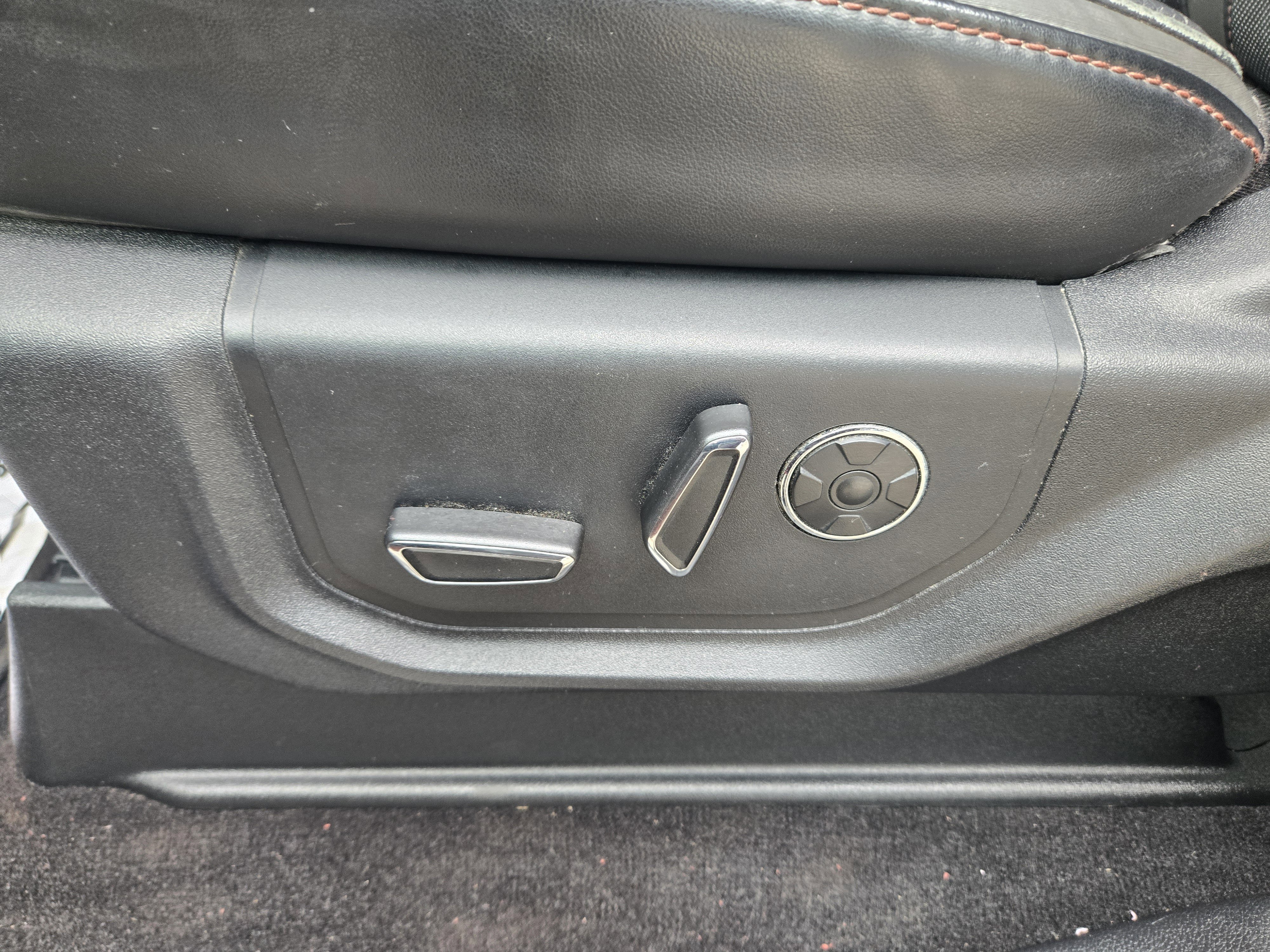 Certified 2019 Ford F150 Platinum w/ Equipment Group 701A Luxury image 20