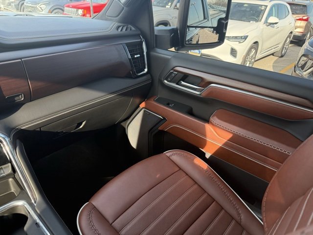 Used 2024 GMC Sierra 2500 Denali Ultimate image 16