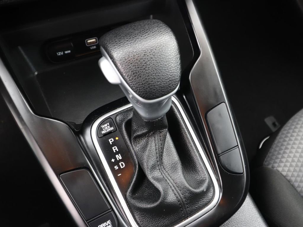 Used 2025 Kia Soul LX w/ LX Technology Package image 22