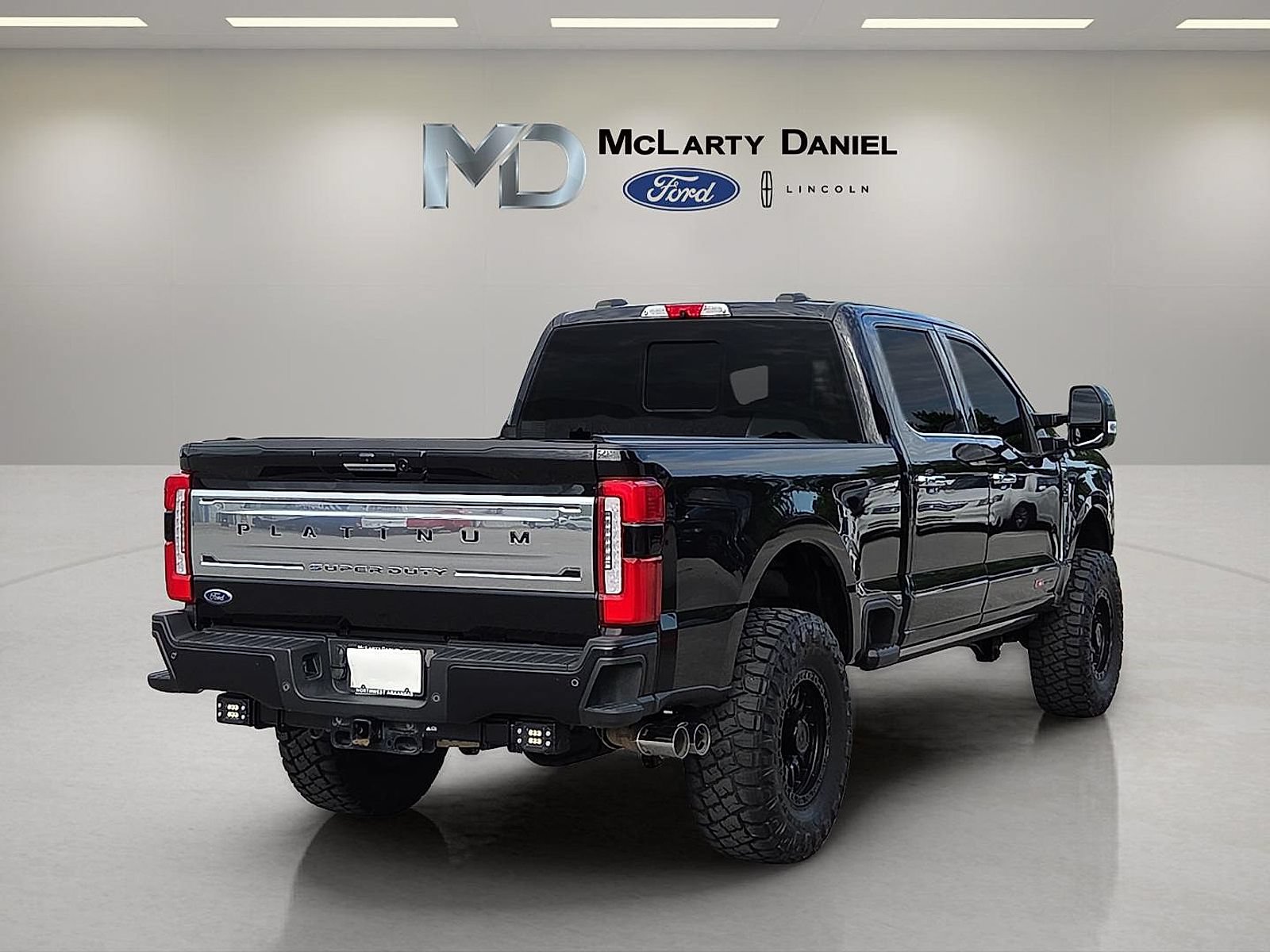 Certified 2023 Ford F250 Platinum AWD/4WD image 5