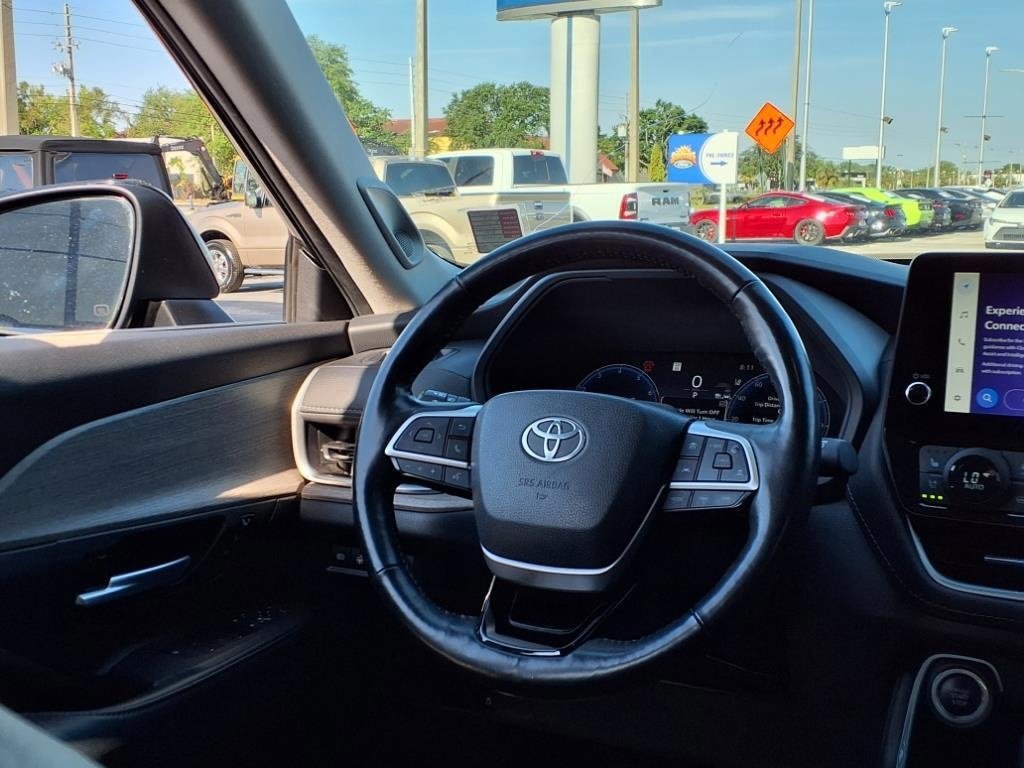 Used 2024 Toyota Grand Highlander Platinum image 63