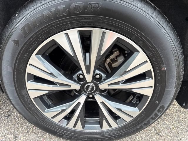 Used 2023 Nissan Rogue SV AWD/4WD image 11