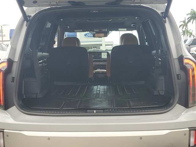 Used 2023 Kia Telluride EX X-Line image 11