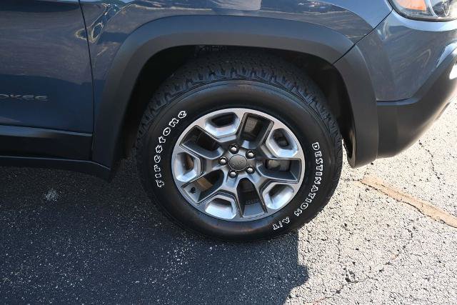 Used 2019 Jeep Cherokee Trailhawk w/ Comfort/Convenience Group AWD/4WD image 16