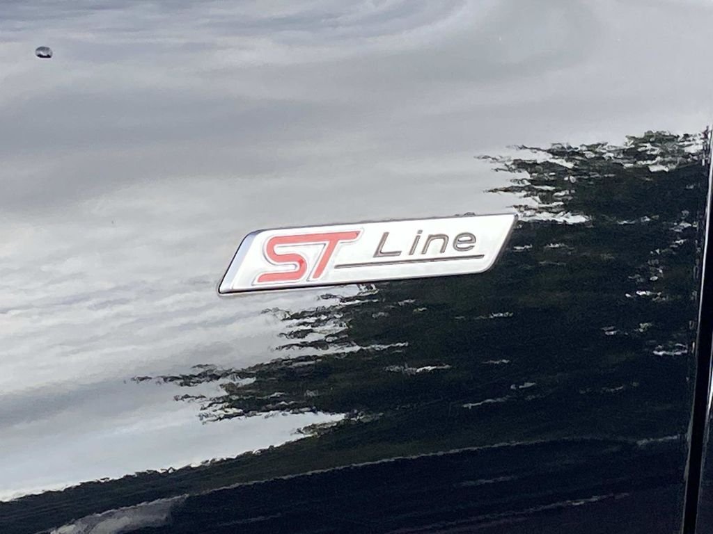Certified 2025 Ford Escape ST-Line AWD/4WD image 13