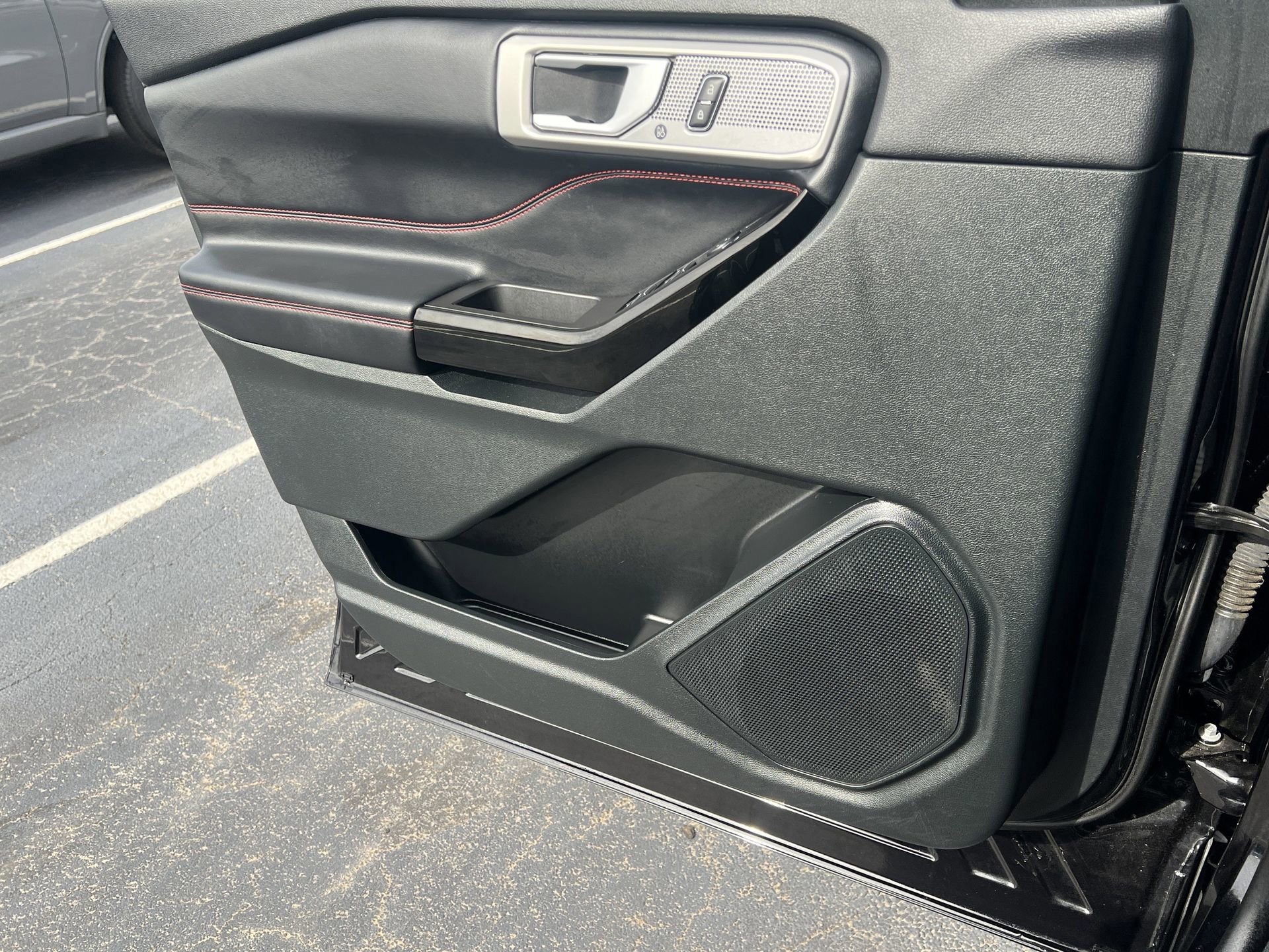 Certified 2023 Ford Explorer ST-Line w/ Class IV Trailer Tow Package image 22