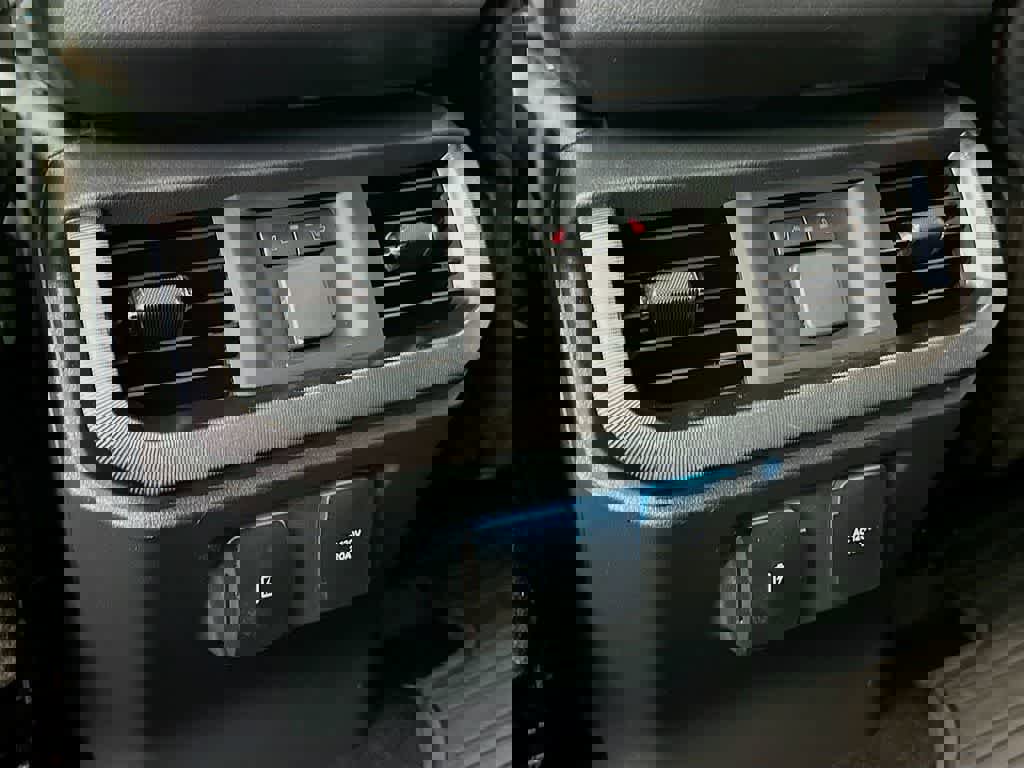 Certified 2022 Ford F150 Platinum w/ Trailer Tow Package image 16