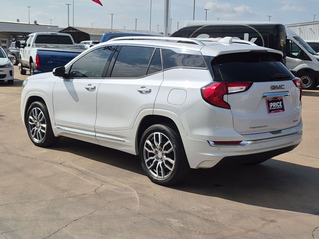 Used 2022 GMC Terrain Denali w/ Denali Premium Package AWD/4WD image 8