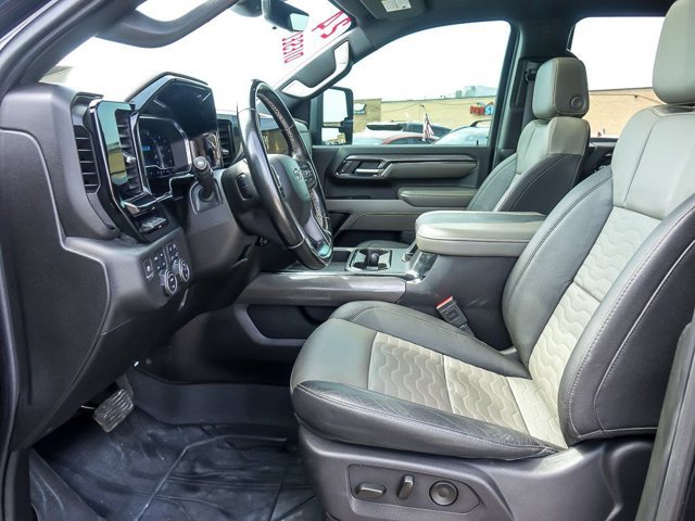 Used 2024 Chevrolet Silverado 2500 ZR2 w/ Technology Package AWD/4WD image 13
