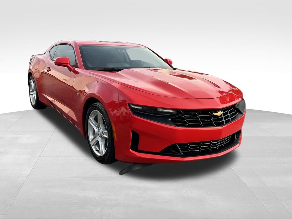Used 2022 Chevrolet Camaro LT RWD image 2