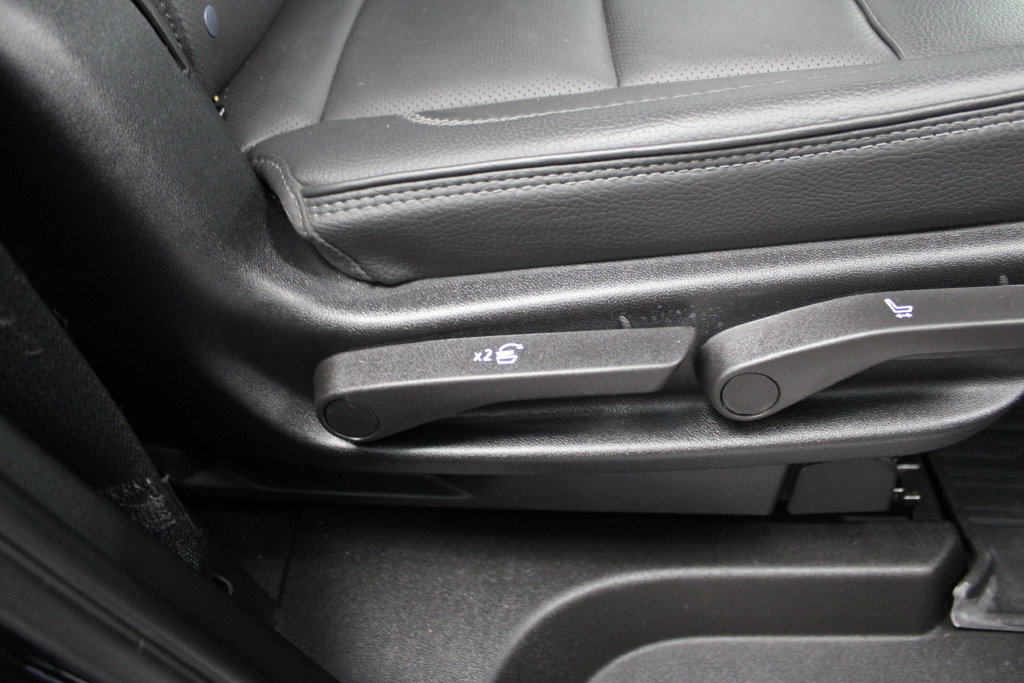 Used 2024 GMC Yukon Denali AWD/4WD image 48