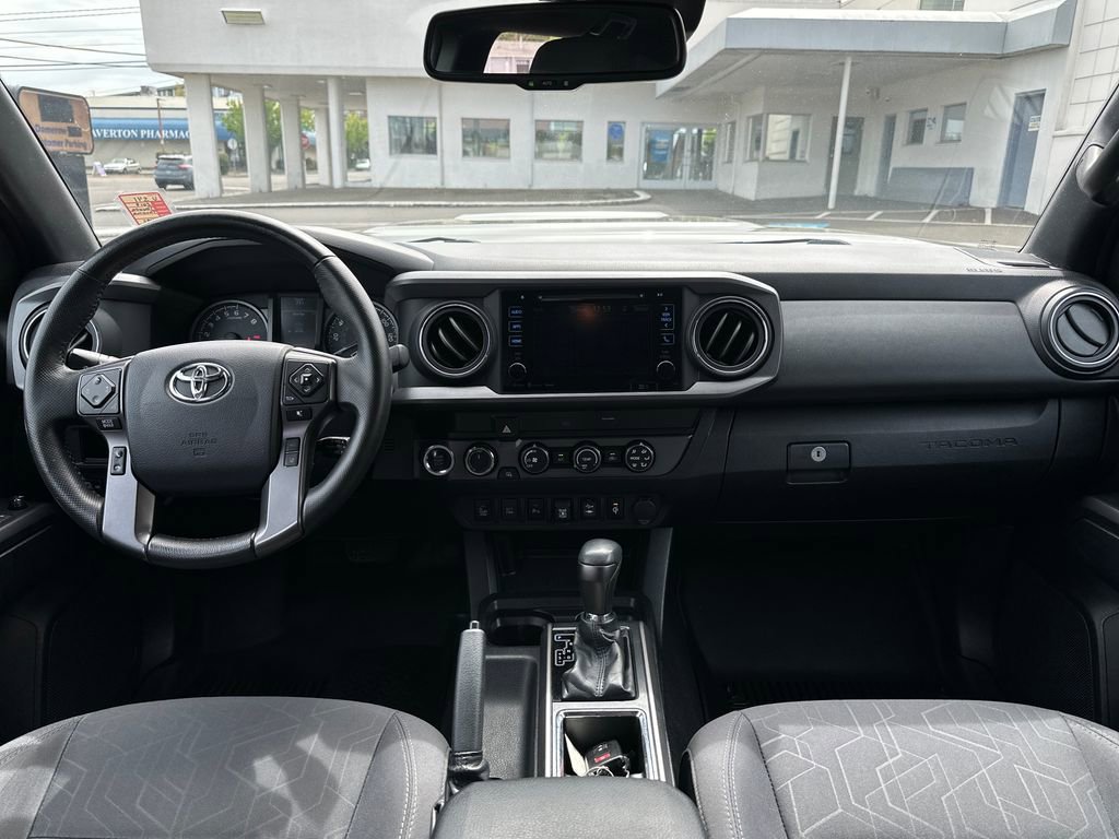Used 2019 Toyota Tacoma TRD Sport w/ Technology Package AWD/4WD image 16