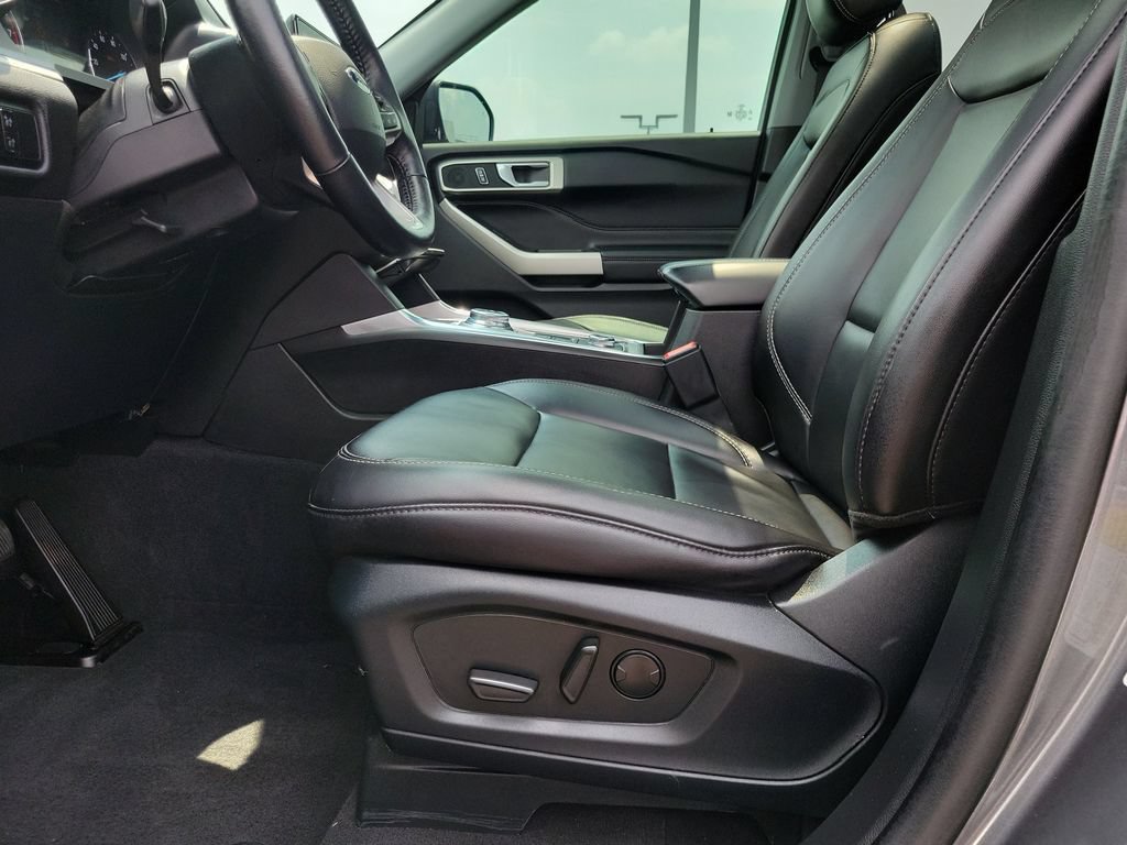 Certified 2023 Ford Explorer XLT w/ Equipment Group 202A AWD/4WD image 19
