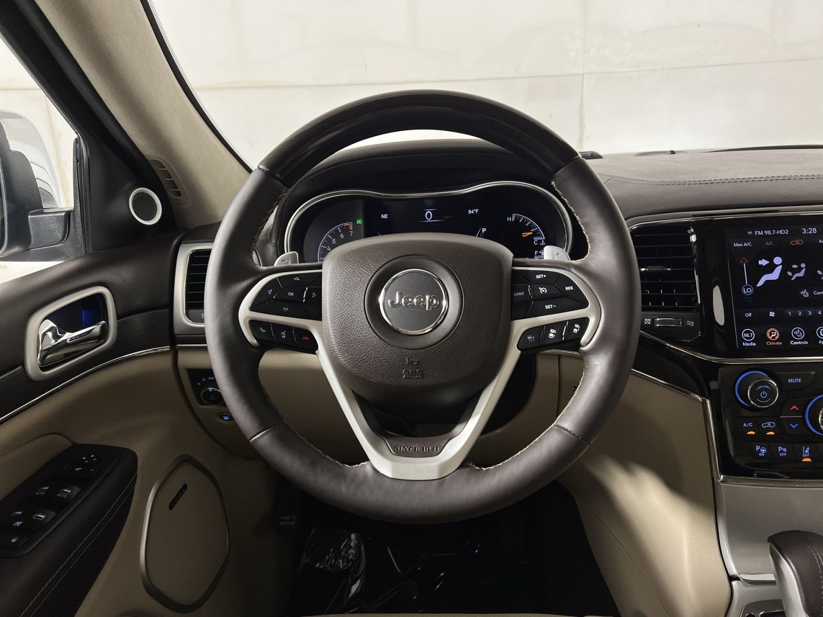 Used 2020 Jeep Grand Cherokee Summit AWD/4WD image 16