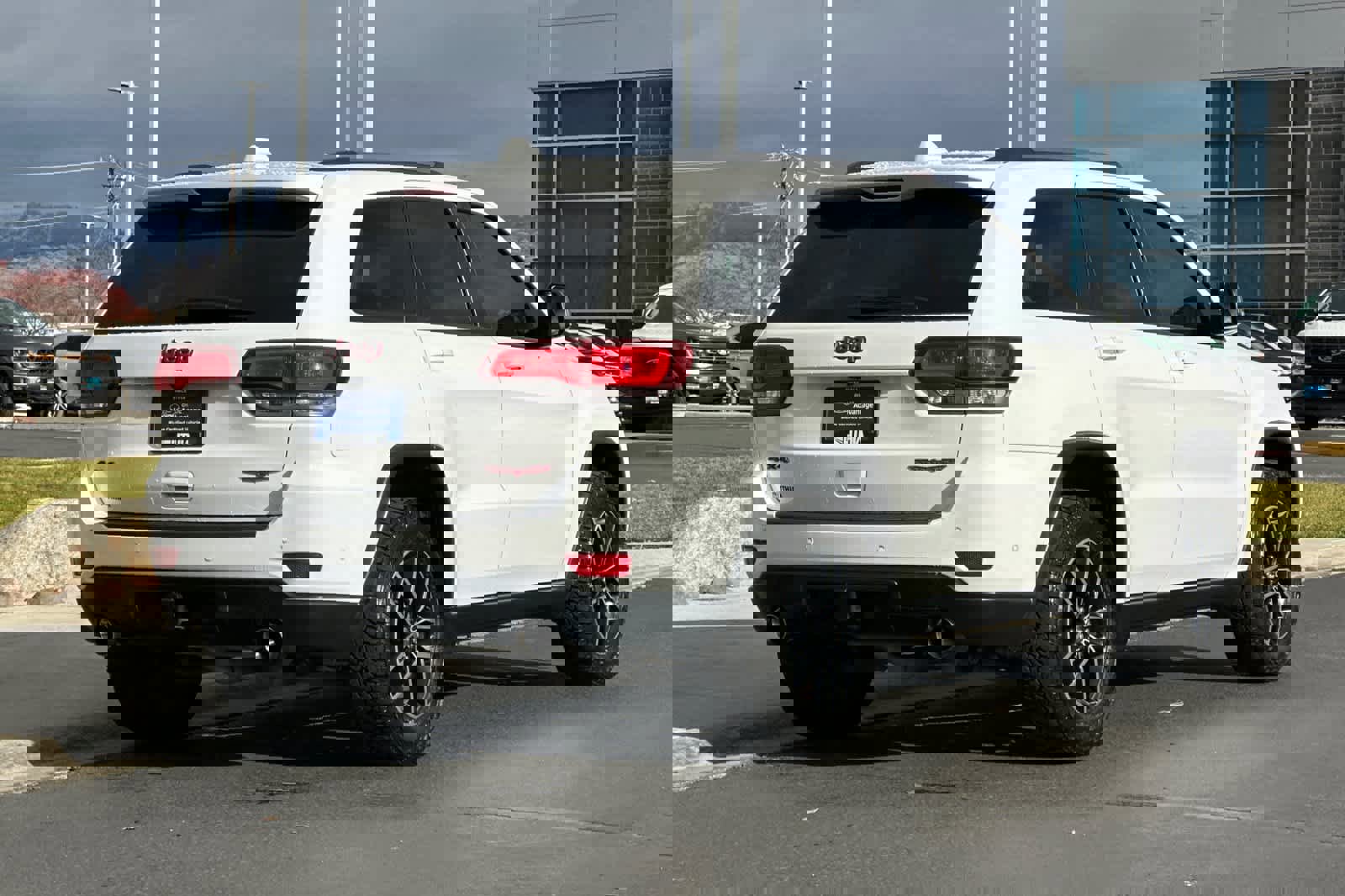 Used 2017 Jeep Grand Cherokee Trailhawk w/ Trailhawk Luxury Group image 5