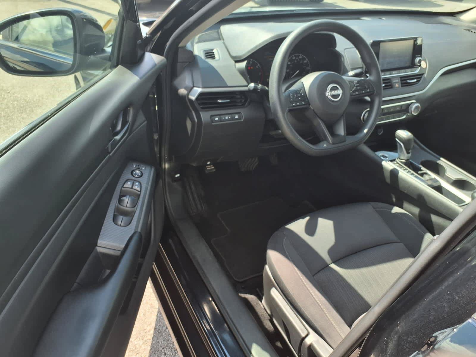 Used 2023 Nissan Altima 2.5 S FWD image 6