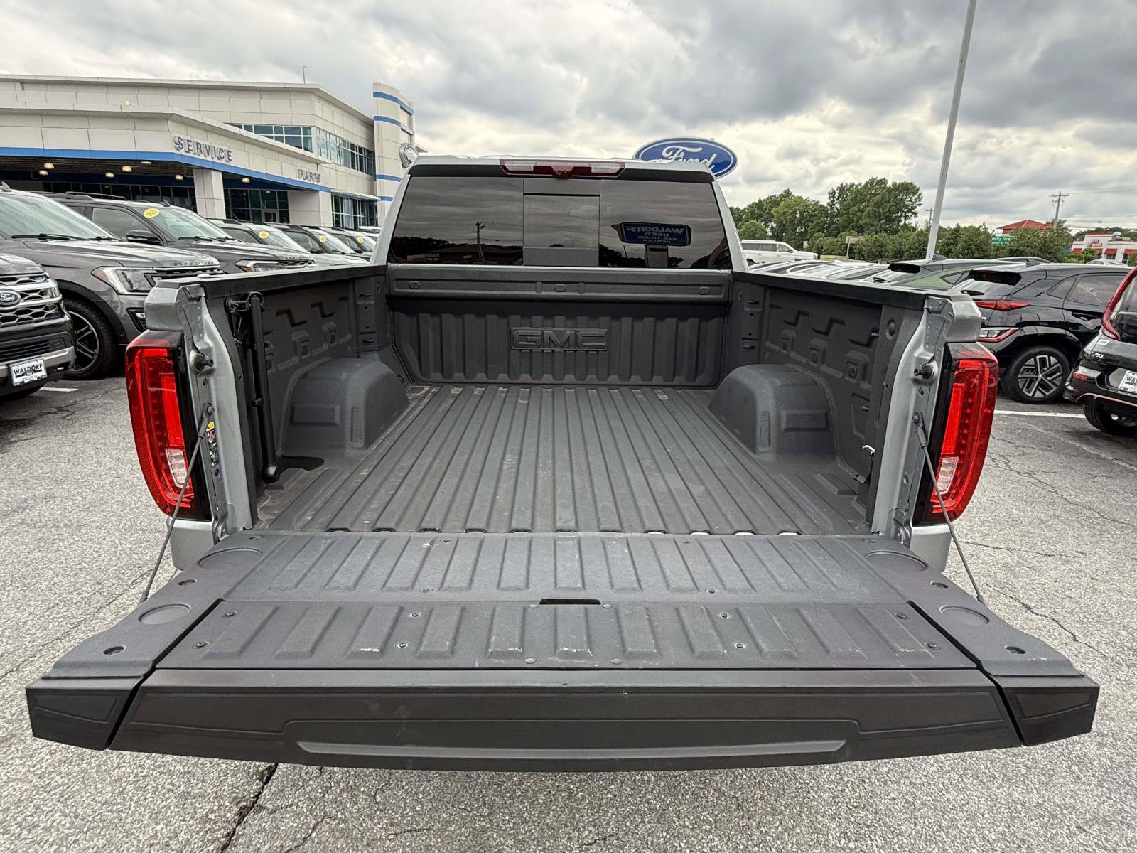 Used 2025 GMC Sierra 1500 Denali w/ Denali Reserve Package AWD/4WD image 30