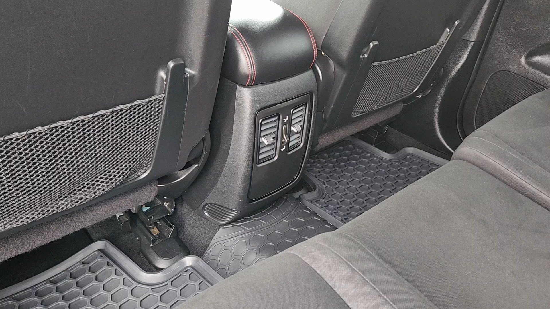Used 2025 Dodge Durango GT AWD/4WD image 17