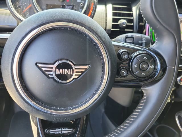 Used 2019 MINI Cooper 4-Door Hardtop w/ Signature Upholstery Package image 23