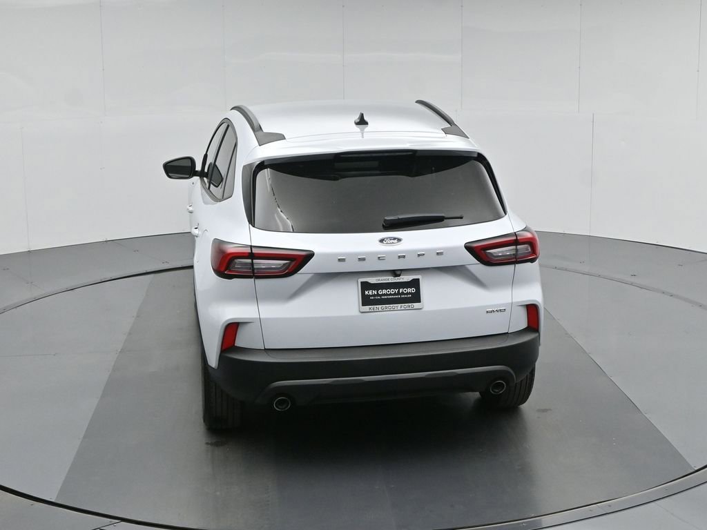 Certified 2025 Ford Escape ST-Line AWD/4WD image 44