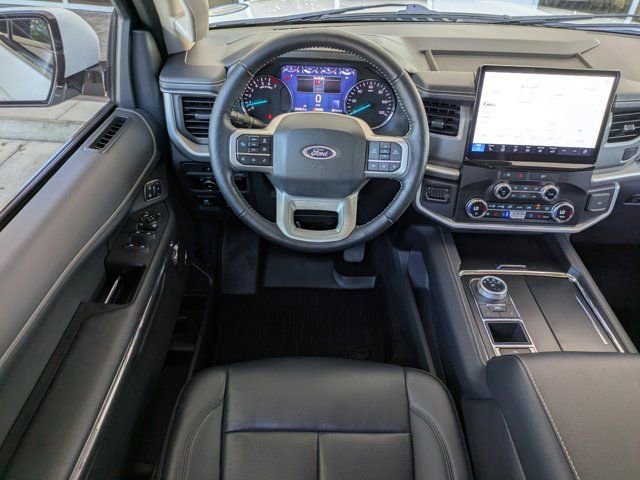 Certified 2023 Ford Expedition XLT image 14