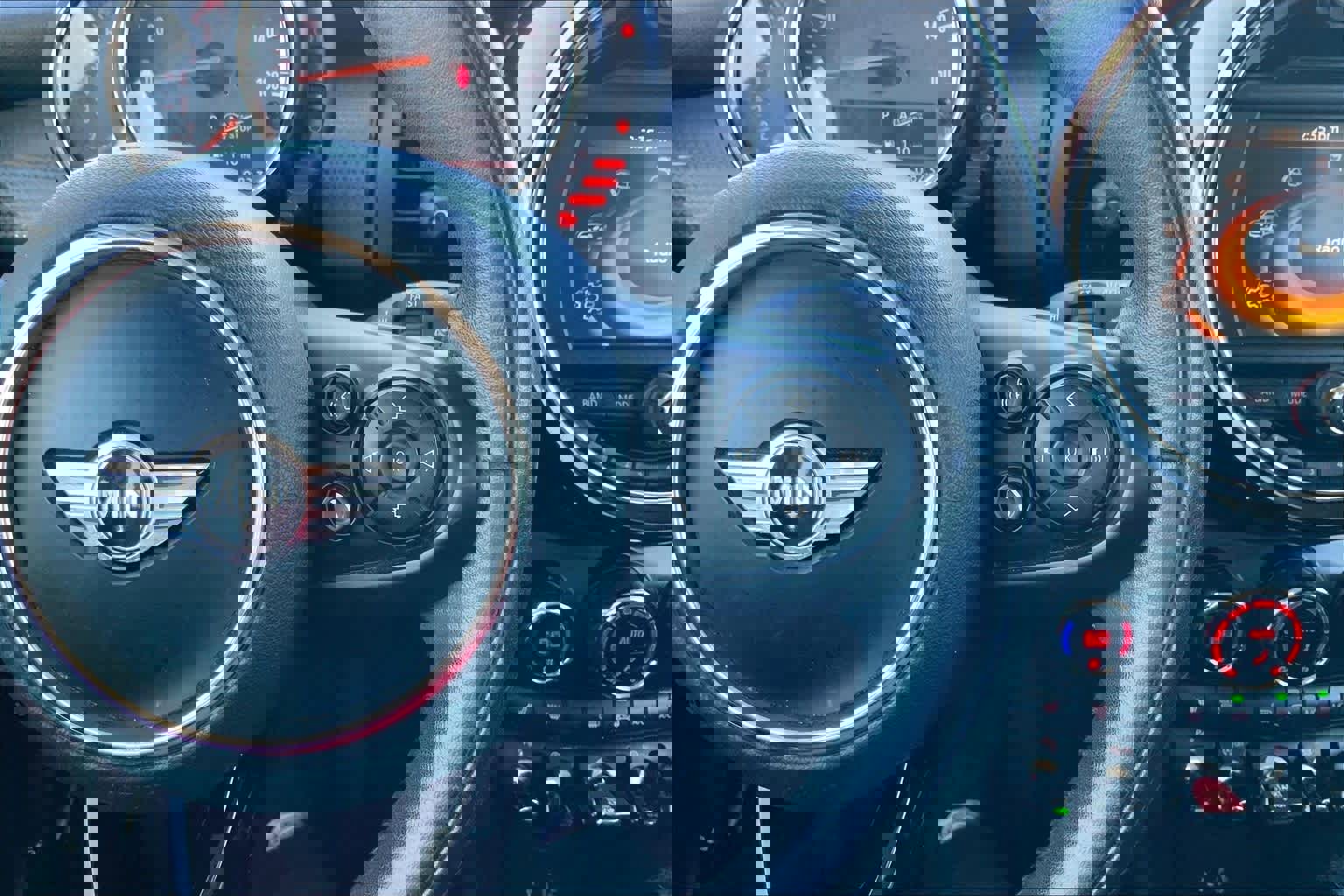 Used 2017 MINI Cooper 4-Door Hardtop image 25