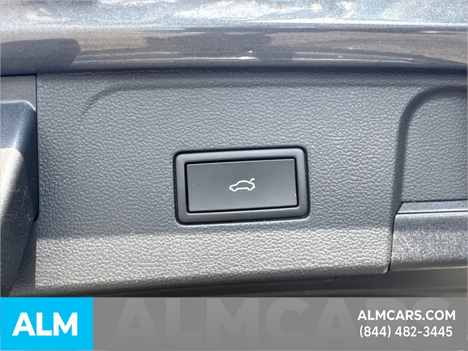 Used 2025 Volkswagen Atlas SE FWD image 24