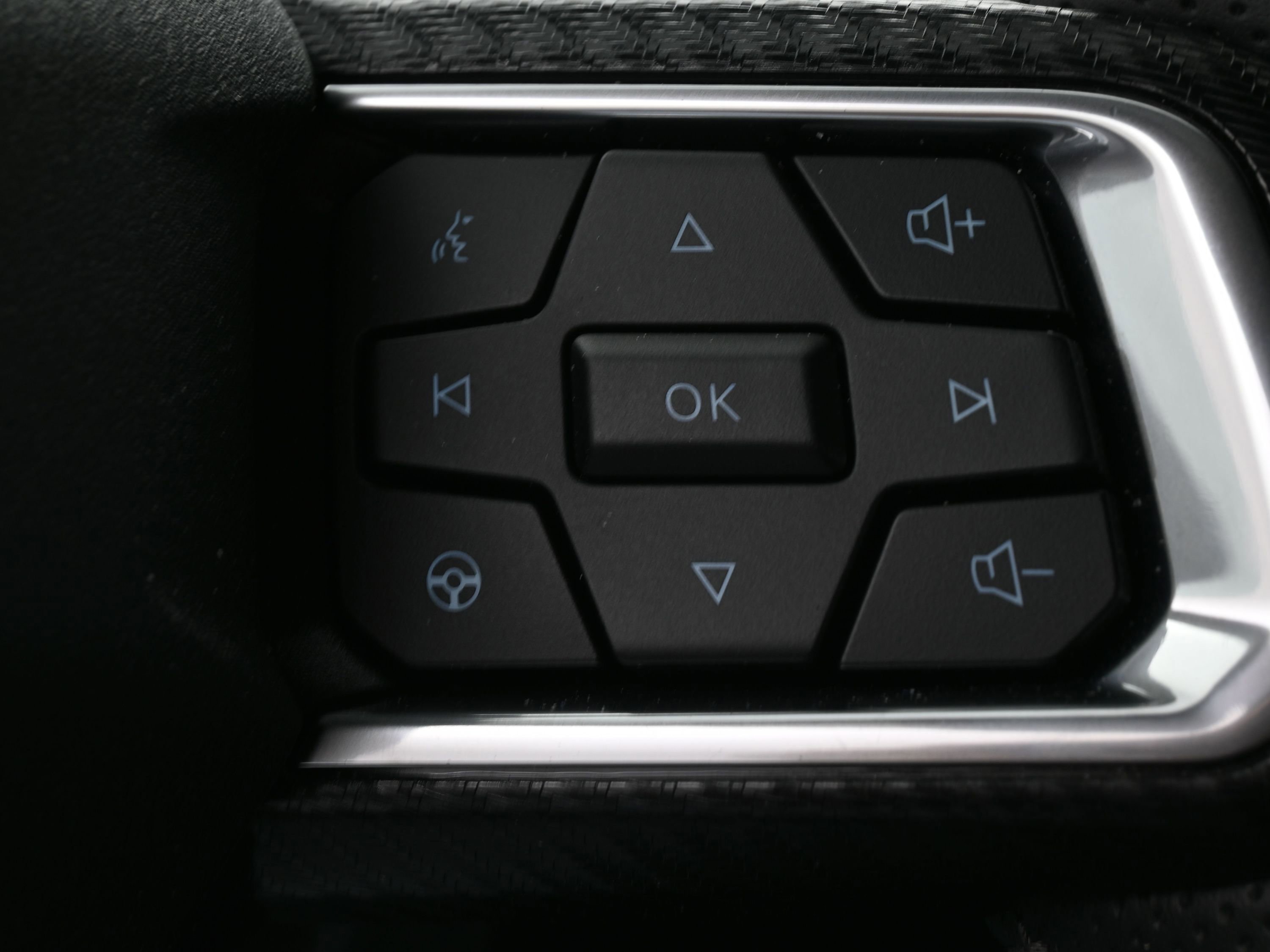 Certified 2025 Ford Mustang Premium image 36