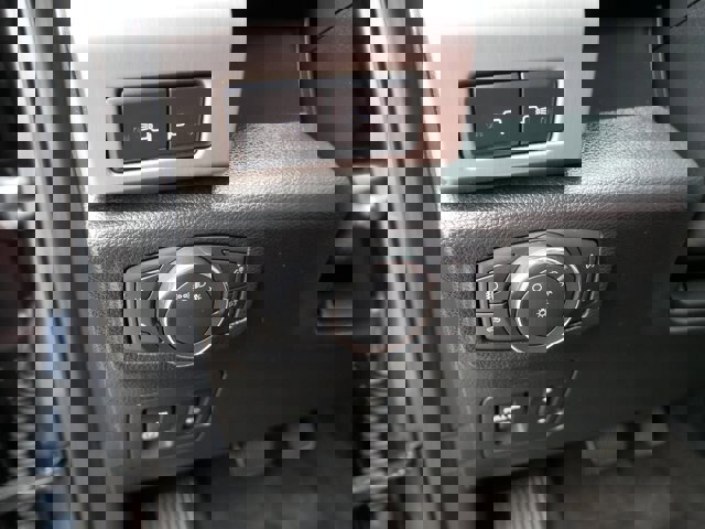 Certified 2020 Ford F150 Platinum w/ Equipment Group 701A Luxury image 18