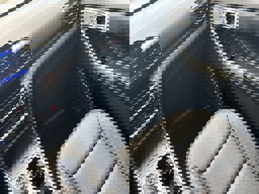 Certified 2022 Ford Explorer Limited w/ Hybrid Equipment Group 310A image 23