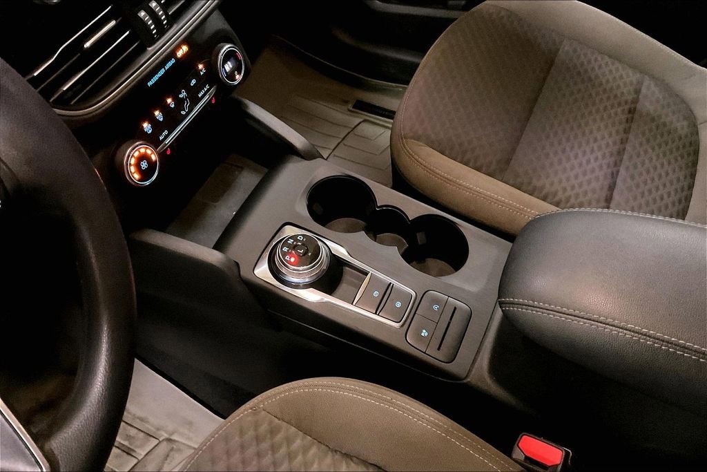 Certified 2020 Ford Escape SE image 17