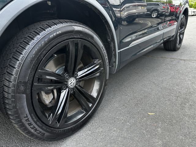 Used 2019 Volkswagen Tiguan SEL R-Line AWD/4WD image 12