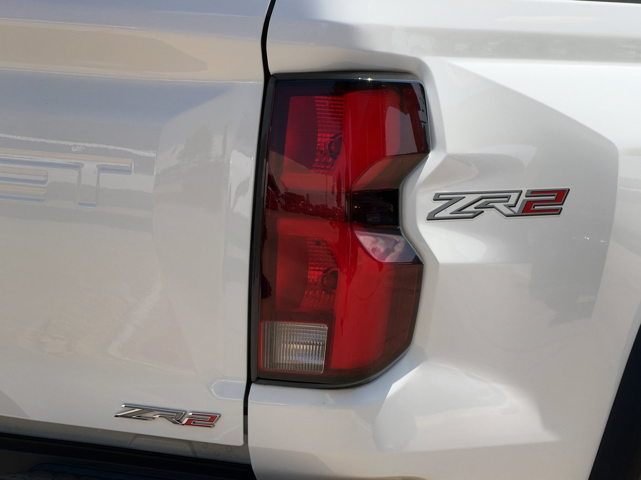 Used 2024 Chevrolet Colorado ZR2 w/ Technology Package AWD/4WD image 9