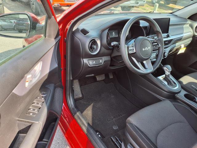 Used 2024 Kia Forte LXS w/ LXS Technology Package image 8