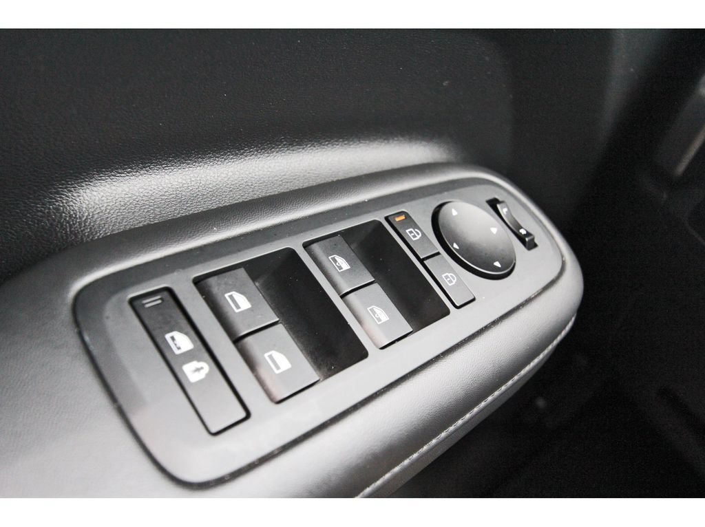 Used 2025 Hyundai Santa Fe SEL FWD image 20
