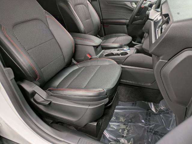 Certified 2025 Ford Escape ST-Line w/ Cold Weather Package image 28