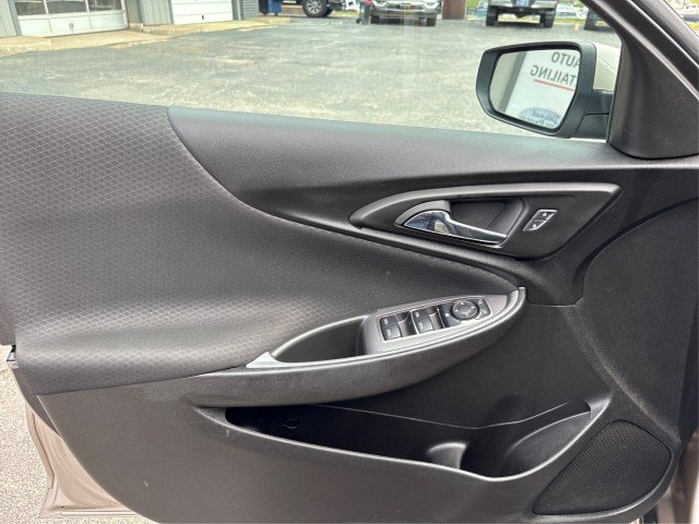 Used 2023 Chevrolet Malibu LT FWD image 18