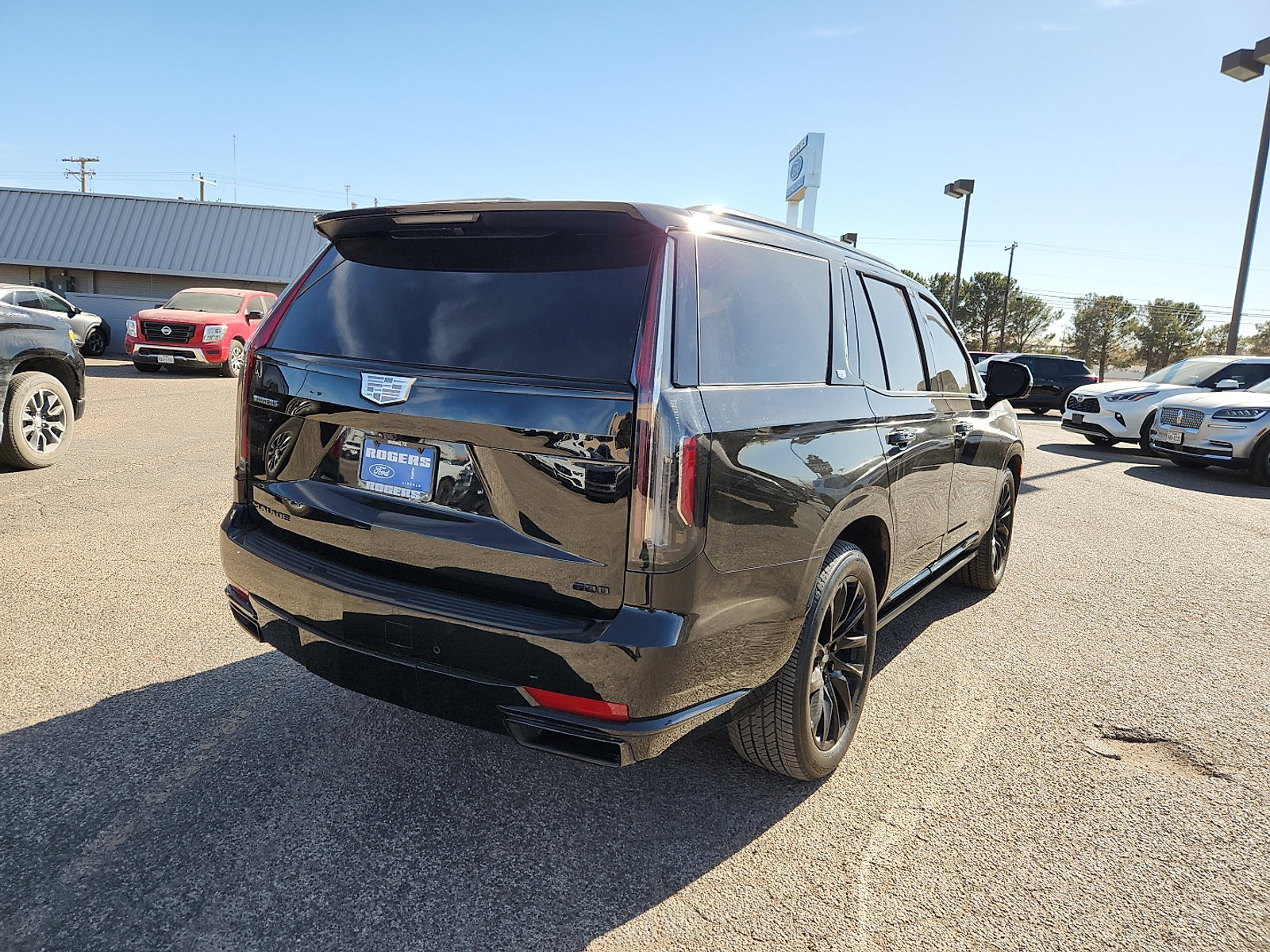 Used 2024 Cadillac Escalade Sport w/ LPO, ONYX Package image 7