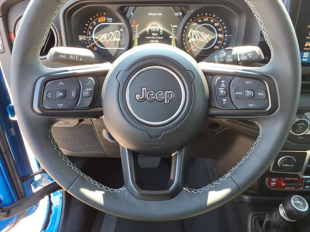 Used 2025 Jeep Wrangler Unlimited Rubicon AWD/4WD image 12