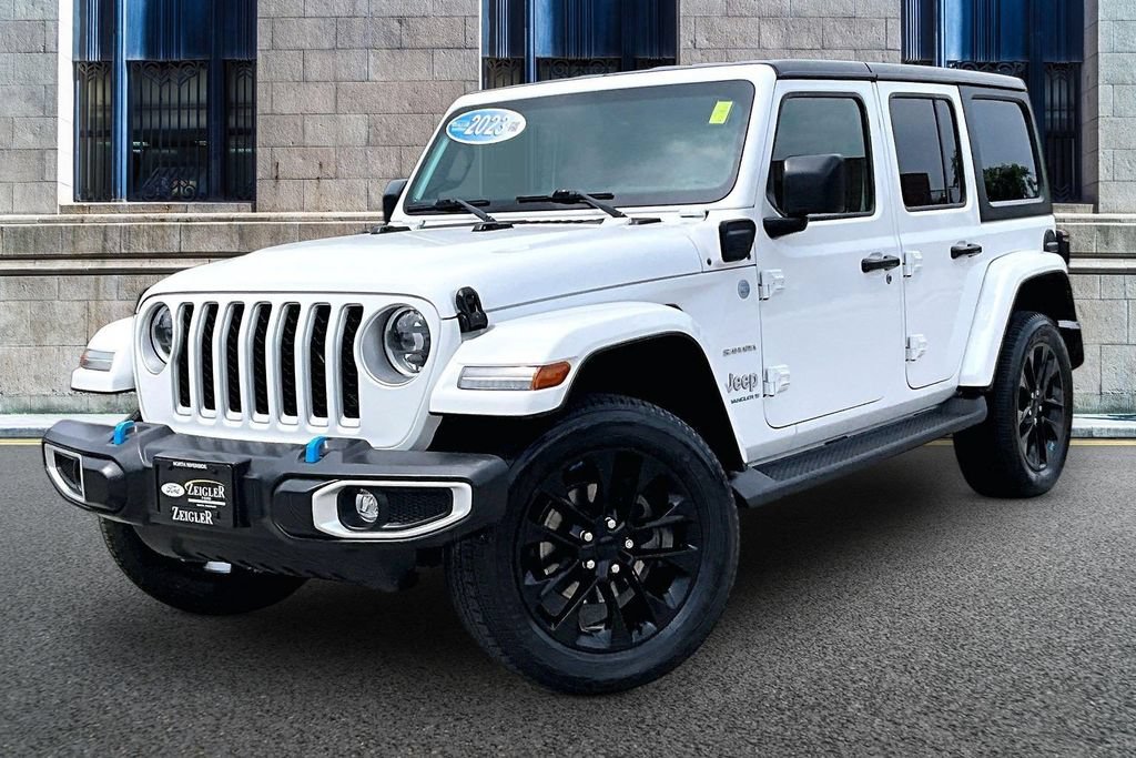 Used 2023 Jeep Wrangler Unlimited Sahara AWD/4WD image 2