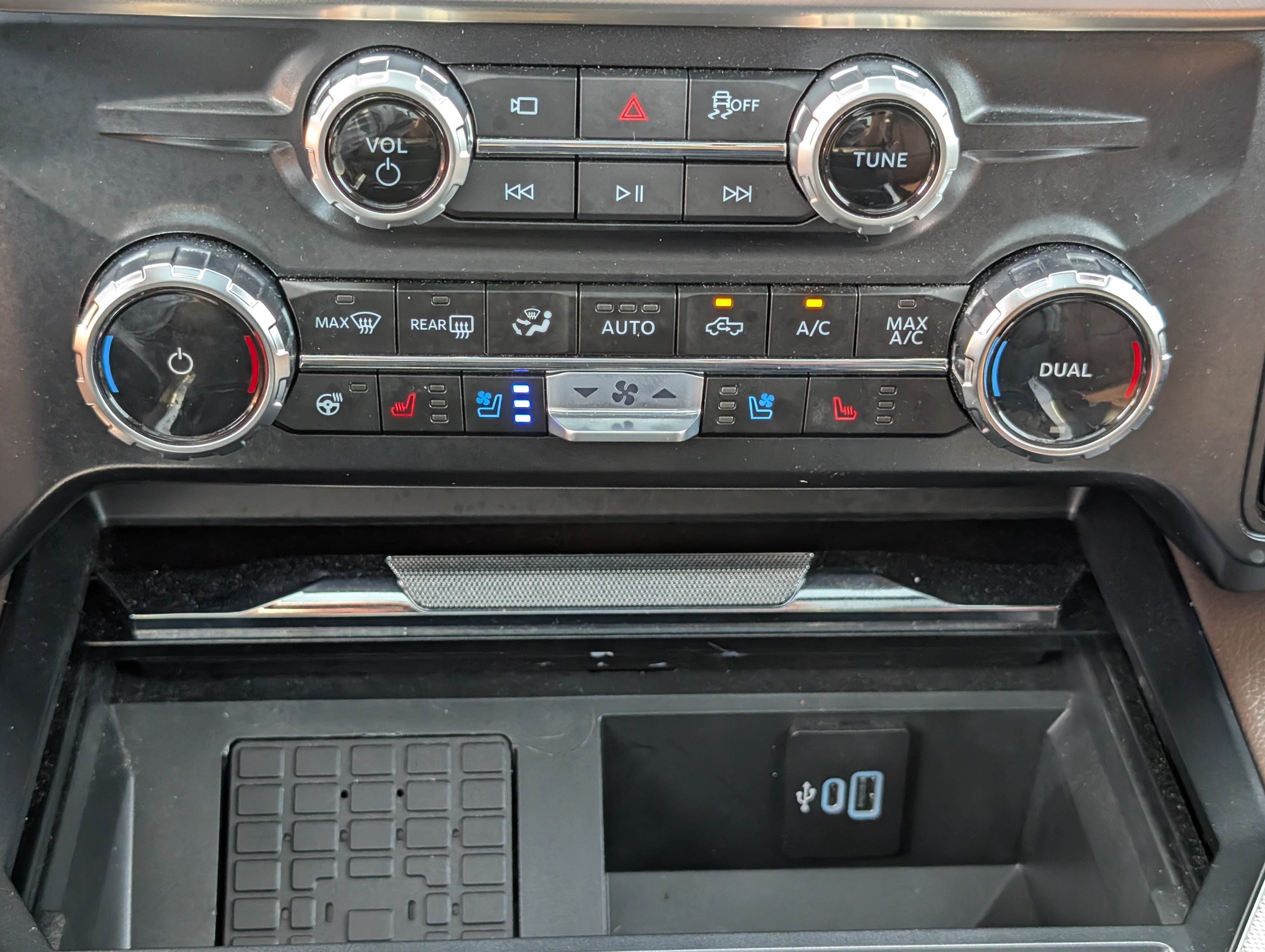 Certified 2025 Ford F350 King Ranch AWD/4WD image 27