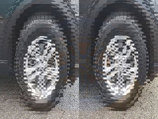 Certified 2022 Ford Explorer XLT w/ Equipment Group 202A image 23