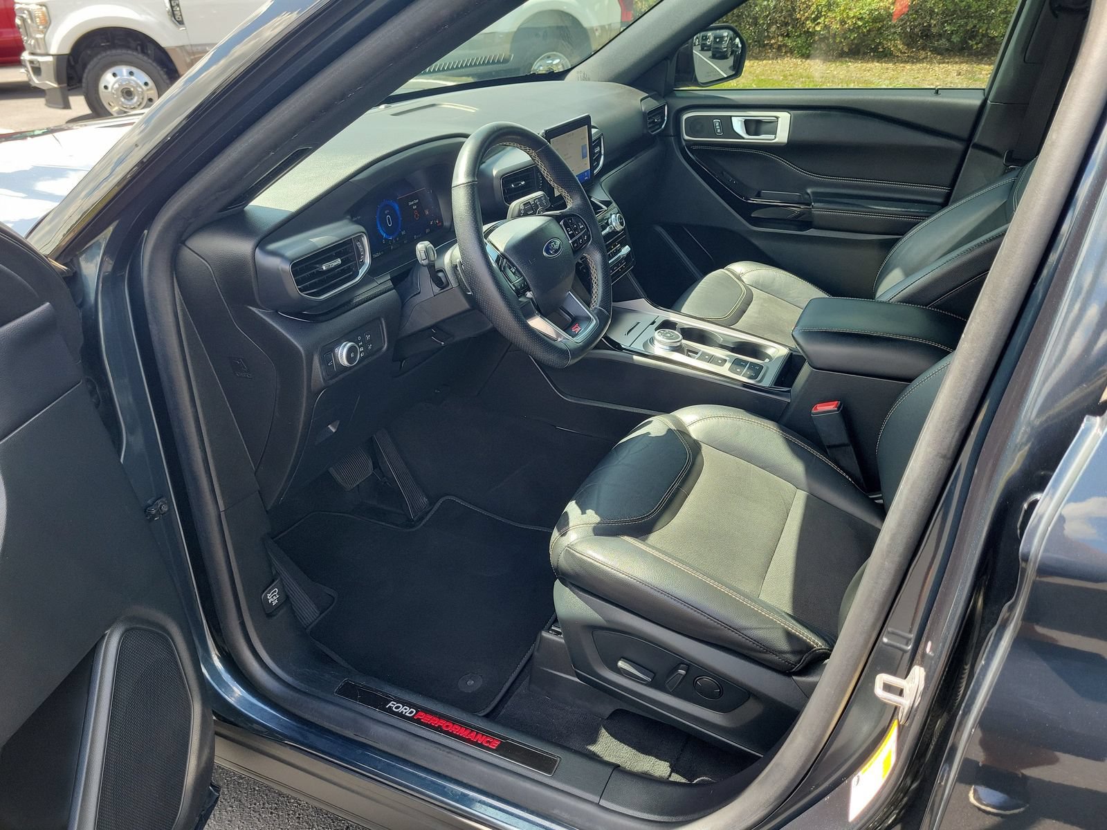 Certified 2022 Ford Explorer ST w/ ST Street Pack RWD image 17